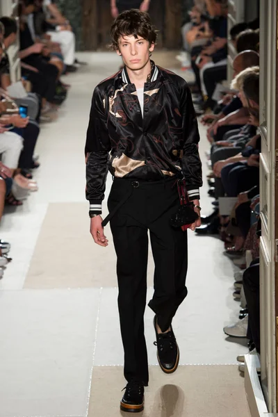 Look 14